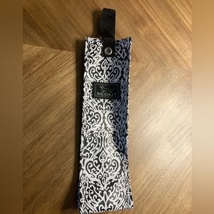 Scout wine tote
